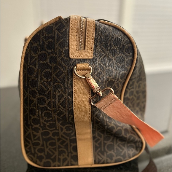 Large Calvin Klein Duffle Bag - Picture 6 of 9